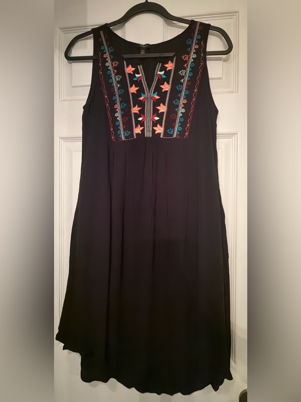 Cupio Black Embroidered Boho Shift Dress Size Small Sleeveless